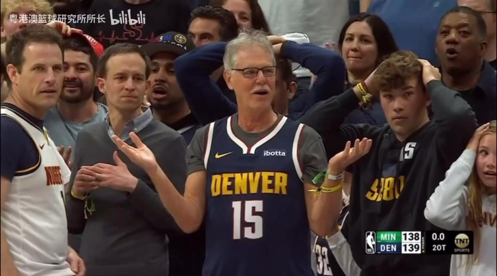 導火索？回顧此前掘金對陣森林狼，威少送出三分犯規后的眾生相！