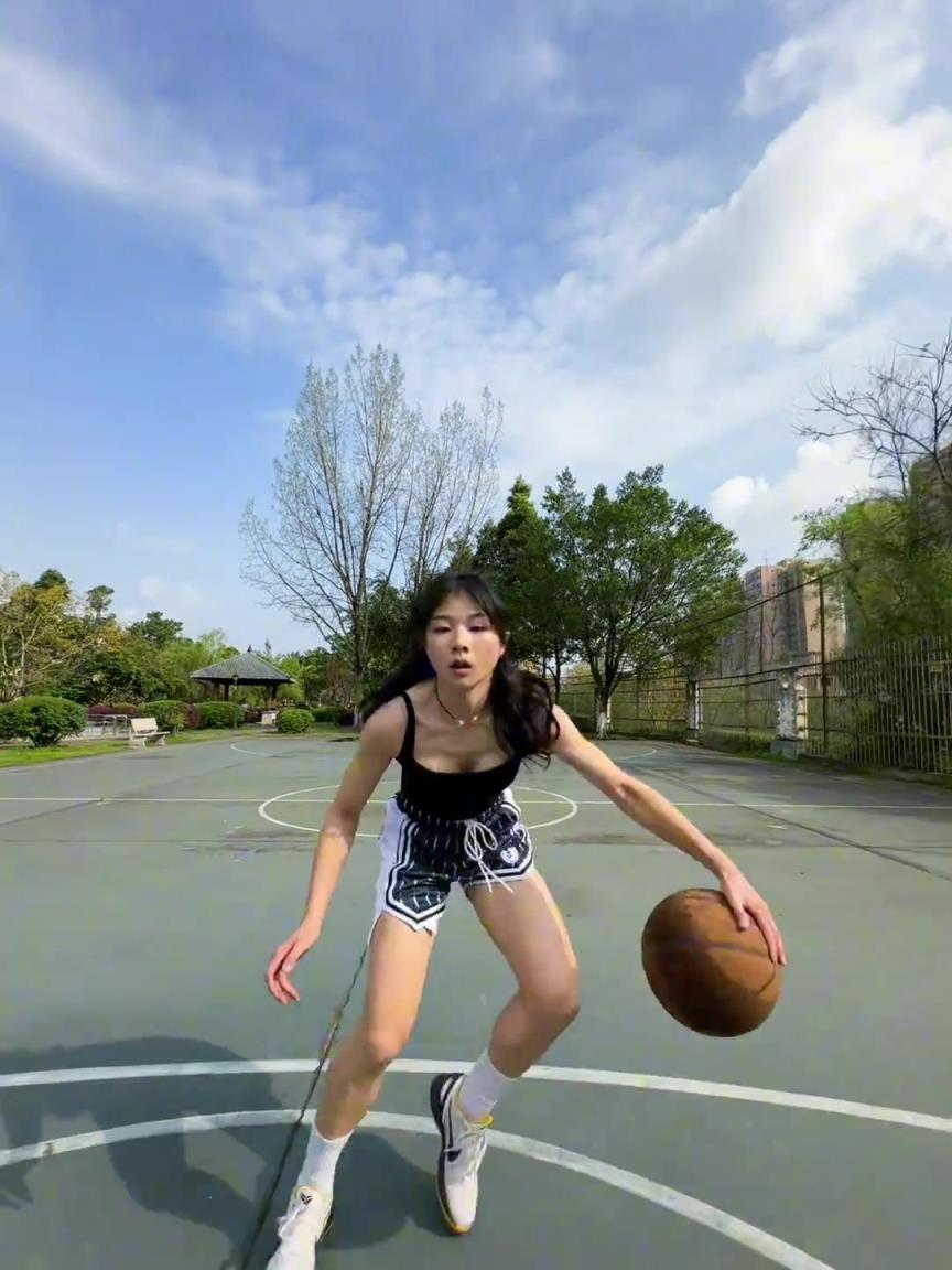 看著有點(diǎn)實(shí)力，敢背打我不？